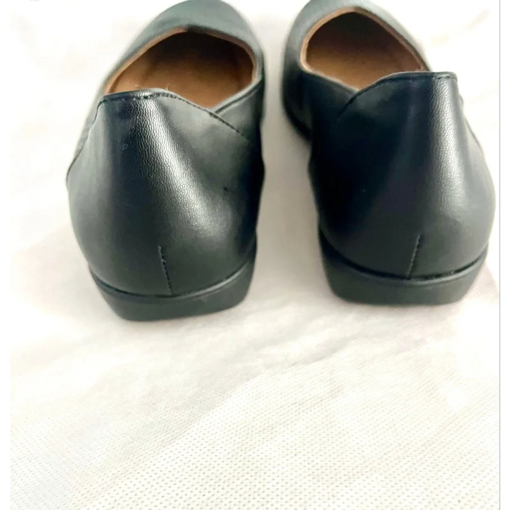 Cliffs by White Mountain Clara ballet flats Black Perforated design Size 9.5